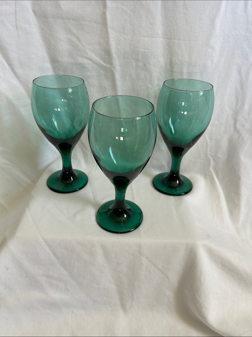 Emerald Green Stemmed Wine Glasses - Set of 3